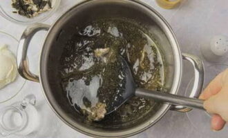 Boil everything for 15 minutes and remove the anchovies and nori with a slotted spoon, leaving clear broth.