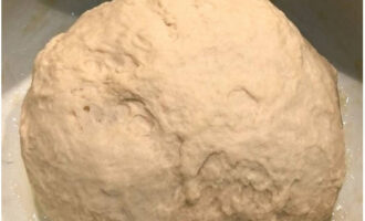 Knead a soft, homogeneous dough. Cover it with film or a towel and leave for 15 minutes.