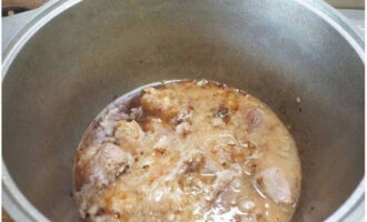 Fill the food in the cauldron with water and simmer for about 30 minutes.