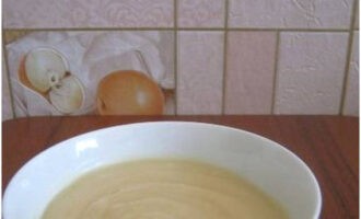 Retireu la nata del foc i deixeu-la refredar una mica. Una crema de pastís senzilla i deliciosa està a punt! Es pot utilitzar per posar pastissos casolans. Bona gana!