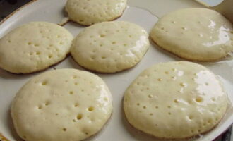 Pour the dough into a frying pan with vegetable oil. Fry until golden brown on both sides.