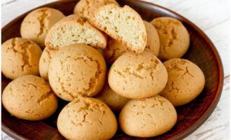 Unvergleichliche Shortbread-Kekse sind im Handumdrehen fertig! Guten Appetit!