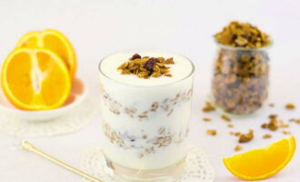 Mājas granola ir gatava! Uzglabāt traukā ar vāku. Labu apetīti!