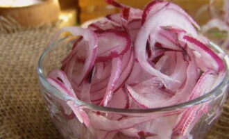 Ang Instant Pot Vinegar Pickled Onions ay handang ihain!