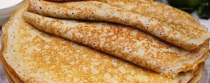 Pancake kastard pada kefir dengan air mendidih