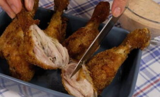 Chicken legs in the oven with a crispy crust are ready. Serve a delicious dish to the table!